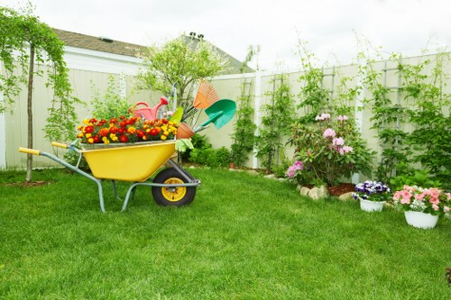 Example quote for a courtyard garden tidy-up in Cubitt Town